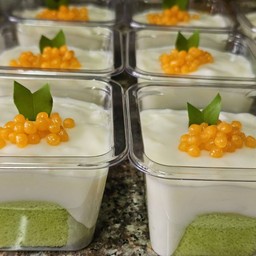 เค้กใบเต้ยมะพร้าวอ่อนนมสด