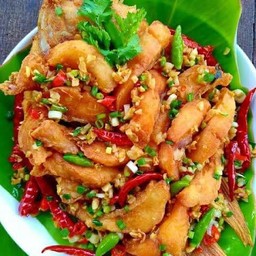 ปลาทับทิมคั่วพริกเกลือ