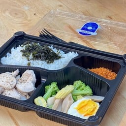 ชุดข้าว+เนื้อไก่+ผัก+ไข่ต้ม+น้ำพริก