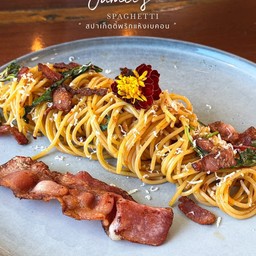 สปาเก็ตตี้พริกแห้งเบคอน Lm