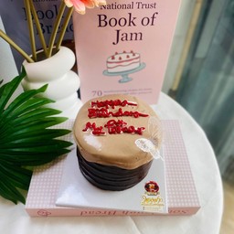 เค้กวันเกิดช็อกโกแลตขนาดครึ่งปอนด์