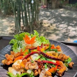 ไก่ผัดเม็ดมะม่วง