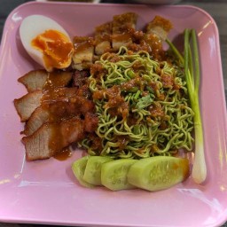 เฮียเคราข้าวหมูกรอบหมูแดง เฮียเคราข้าวหมูกรอบหมูแดง สาขา 1