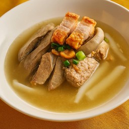 ก๋วยจั๊บน้ำใส