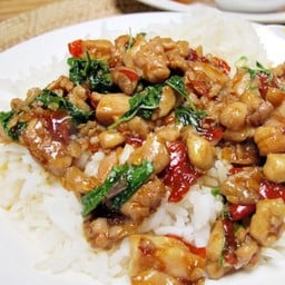 ข้าวกะเพราไก่