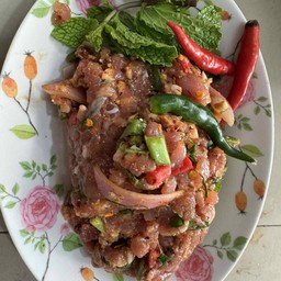 ก้อยหมูดิบ