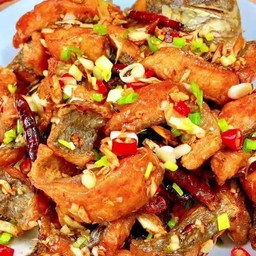 ปลานิลคั่วพริกเกลือ