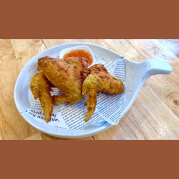 Fried Chicken Wings with Salted Egg (3 pieces) ปีกไก่ทอดไข่เค็ม (3 ชิ้น)