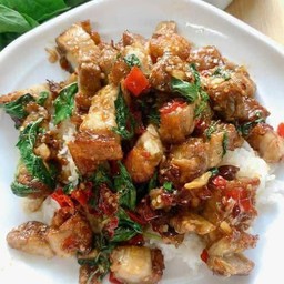 คะน้าหมูกรอบ