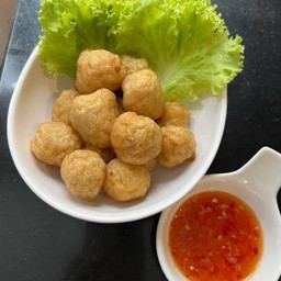 ลูกชิ้นทอด