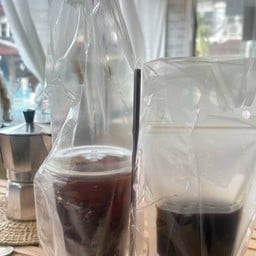 Slowbar and coffee house