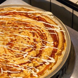 เครป พริกเผาหมูหยอง ( พริกเผา, หมูหยอง, ซอสพริก, ซอสมะเขือเทศ, ซอสมายองเนส )