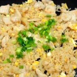 ข้าวผัดไก่จานกลาง Chicken fried rice, medium plate