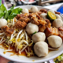 เกาเหลาแห้งหมูตุ๋น