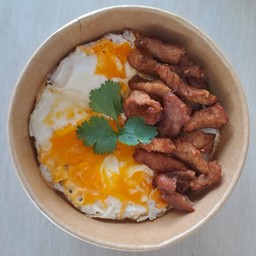 ข้าวไข่ขยี้ + หมูทอดกรอบ