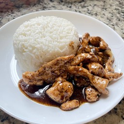 ข้าวไก่ผัดพริกไทยดำ