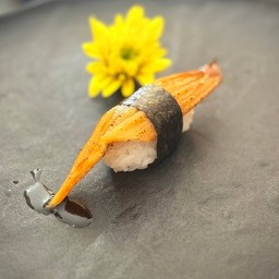 ซูชิ ปลาไหลทะเล ครึ่งตัว