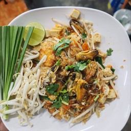 ผัดไทหอย