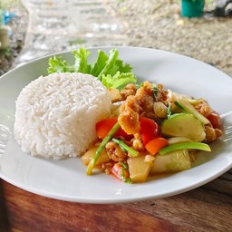 ผัดเปรี้ยวหวานไก่กรอบ