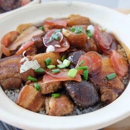 ข้าวอบหม้อดิน หมูสามชั้น, กุนเชียง, เห็ดหอม