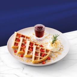 สตรอว์เบอร์รี วาฟเฟิล