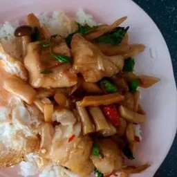 ผัดฉ่าราดข้าว