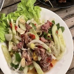 พล่าคอหมูย่าง