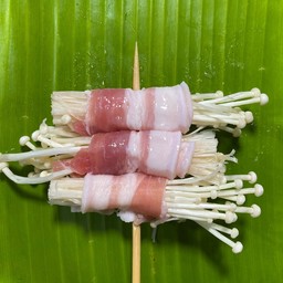 สามชั้นพันเห็ดเข็มทอง