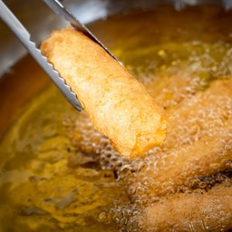 ฟองเต้าหู้ทอดไส้กุ้ง 5 ชิ้น