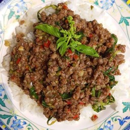 ข้าวกะเพราเนื้อโคขุน