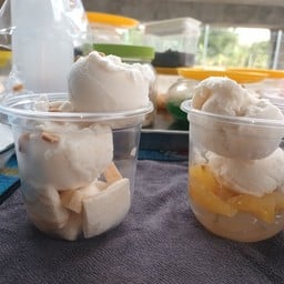 ไอติมใต้สะพาน