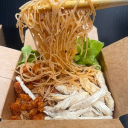 หมี่ไก่ฉีก รสเผ็ด (เส้นแซ่บ)