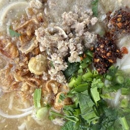 ป.เป้ แซ่บอีหลี