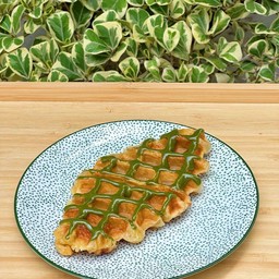 Croffle With Matcha Sause