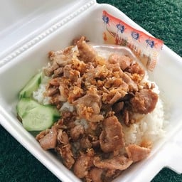 กะเพราพริกแห้ง ติดถนน340@ตลาด100ปีสามชุก