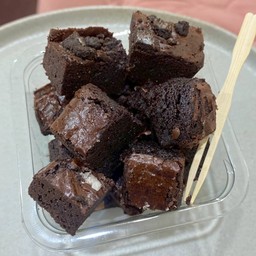 บราวนี่เนื้อหนึบหั่นพร้อมทาน กล่องเล็ก