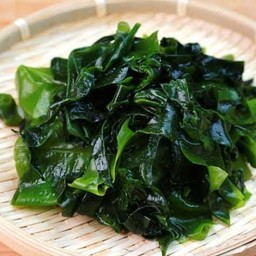 สาหร่ายวากาเมะ  100 กรัม