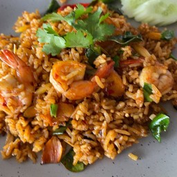 ข้าวผัดต้มยำกุ้ง