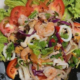 ยำโคตรแซ่บ (ร้านลับในเมืองทอง)