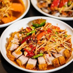 ตำหมูกรอบ