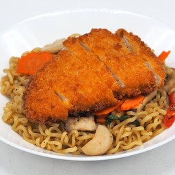 มาม่าเกาหลีผัดกิมจิไก่ทอด