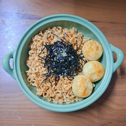 มาม่าเผ็ดเกาหลีซัมยัง+เต้าหู้ชีส 3 ชิ้น