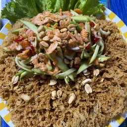 ยำปลาดุกฟู