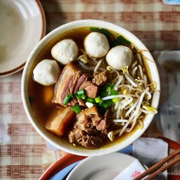 เกาเหลาหมูตุ๋นกับผู้น้ำ 1,500 มิลลิลิตร