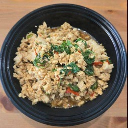 กะเพราไก่(กับข้าว)