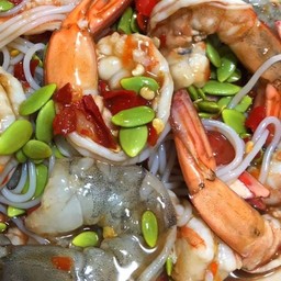 ตำกุ้งทูโทน ได้กุ้งสุกกับสด