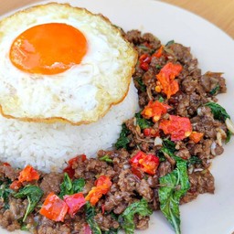 กระเพราเนื้อสับคั่วแห้ง