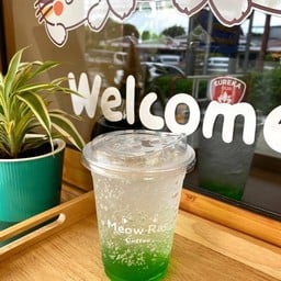 Meow Rac Coffee อาคารปรีชาคอมเพล็ก