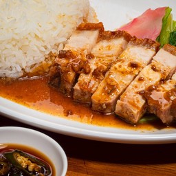 ข้าวหมูกรอบ