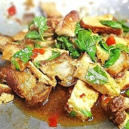 กะเพรา เป็นกับข้าว (เลือกเนื้อสัตว์ได้)